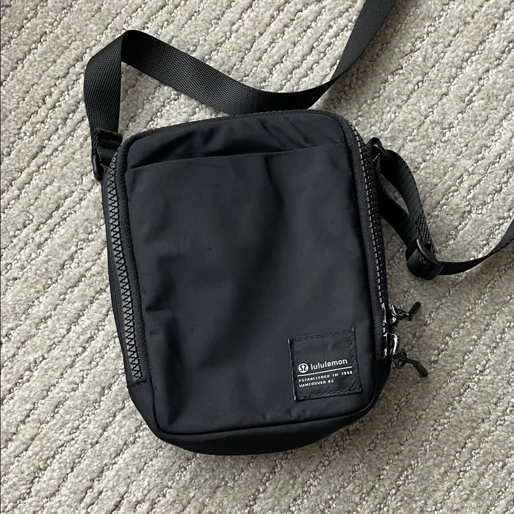 Lululemon Crossbody - Picture 1 of 4